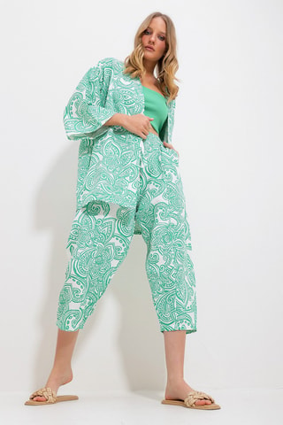 Kimono y pantalón pirata de tiro alto - Verde claro