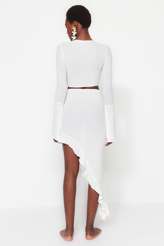 Crop top y falda asimétrica de talle alto - Blanco
