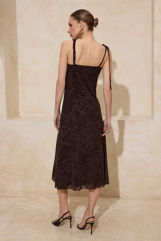 Vestido midi de encaje - Marrón