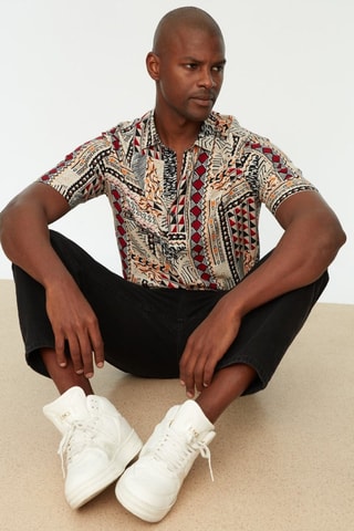 Camisa - Blanco, negro y rojo