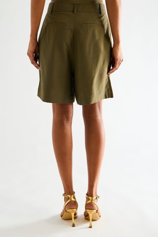 Short Kaki