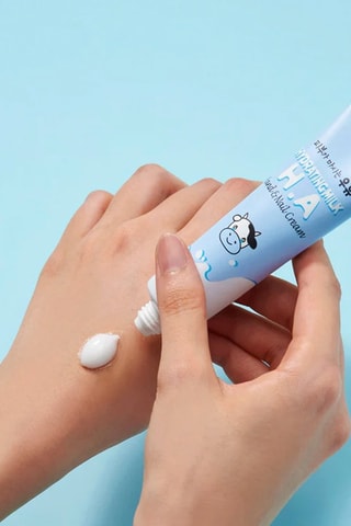 Crema idratante per mani e unghie Kwailnara Hydrating Milk H.A - 30 g