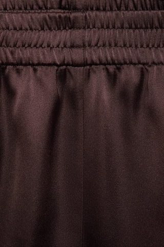 Short individuel en lin enduit avec overlock contrasté - Bordeaux
