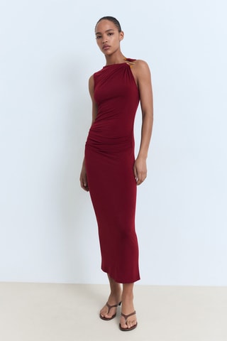Robe drapée détail bijou - Bordeaux