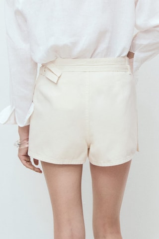 Jupe short en denim avec double ceinture - Blanc