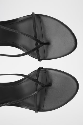 Sandales à fines lanières et talon - Noir