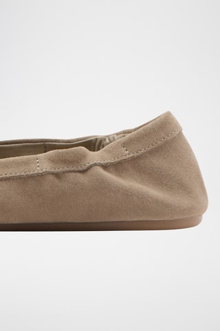 Mocassins suède détail en forme de masque - Beige