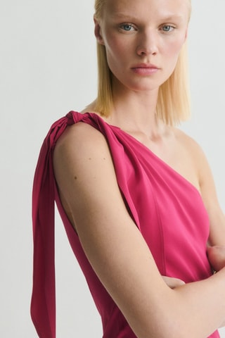 Robe asymétrique à bretelles et nœud - Rouge