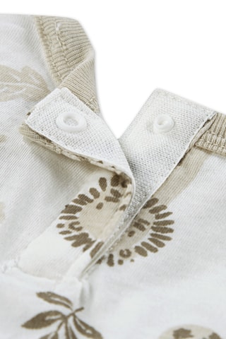T-shirt e jardineiras curtas - Bege e branco