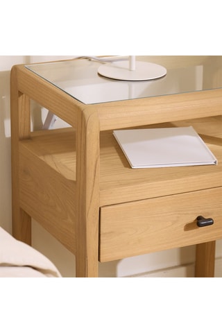 Mesa de cabeceira 1 gaveta em madeira de sungkai maciço - 45 x 60 x 36 cm