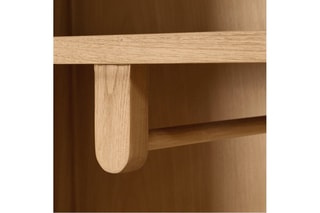 Armário em madeira de sungkai com 2 portas - 80 x 183 x 43 cm