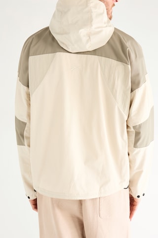 Chaqueta con capucha - Beige