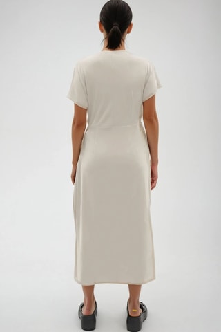 Vestido cruzado - Beige