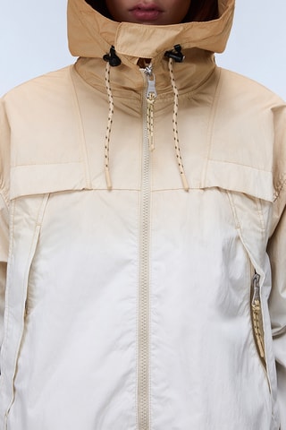 Cortavientos con capucha dip-dye - A-Traveler Short D W - Beige y blanco