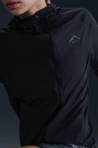 Coupe-vent à capuche Nike Trail - Noir