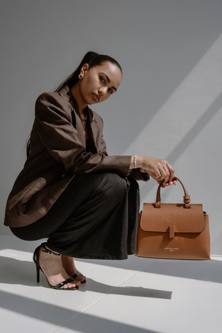 Borsa a tracolla in pelle Ciara - Cammello