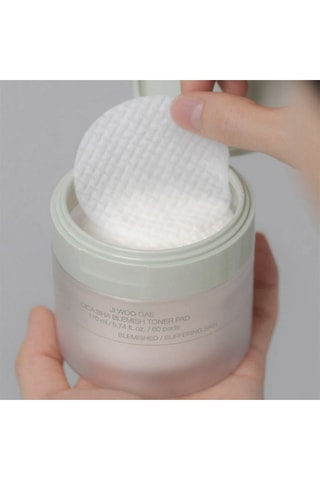 60 pads con loción tónica Cica BHA Ji Woo Gae - 170 ml