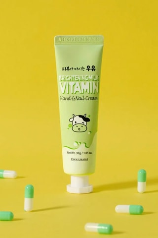 Crema de manos y de uñas vitaminada iluminadora Kwailnara - 30 g