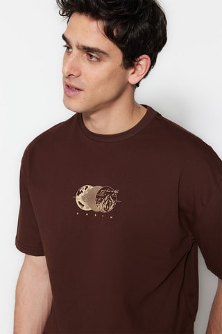 T-shirt Castanho