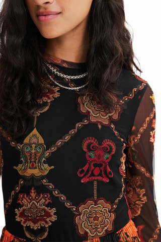 Robe pull - Noir, rouge et orange