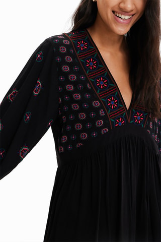 Robe patineuse - Noir, rouge, vert et rose