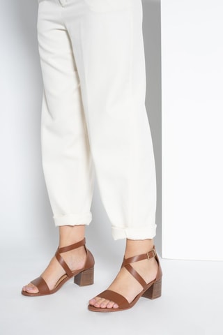 Sandalias de piel de tacón - Marrón