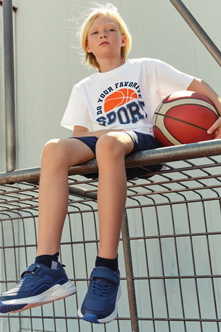 T-shirt e calções - Branco e azul-marinho