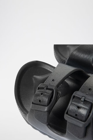 Pantufas 
Preto