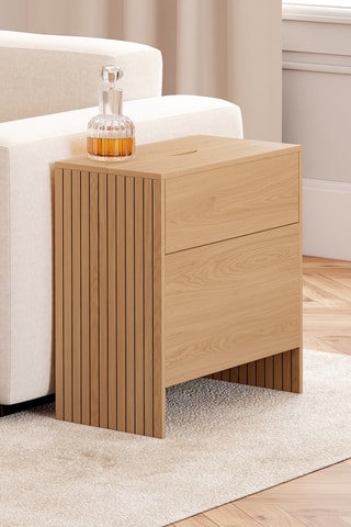 Mesa auxiliar minibar Faustine de madera y listones