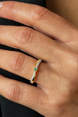 Anillo - Oro amarillo, diamantes y esmeralda
