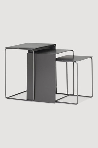 3 tables - 50 x 36 x 40 cm / 46 x 33 x 33 cm / 40 x 30 x 28 cm