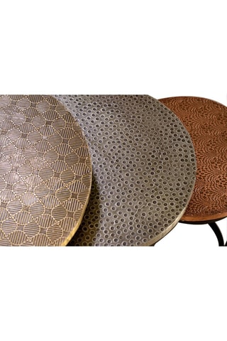 3 tables gigognes - 45 x 49 x 45 cm/38 x 44 x 38 cm/28 x 39 x 28 cm