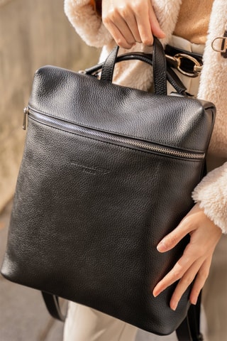 Mochila de piel Livia - Negro y dorado