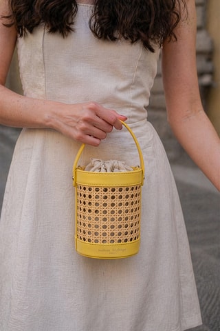 Bolso saco de piel y mimbre Mini Lucci - Amarillo