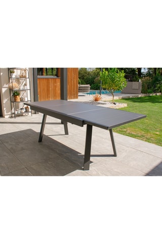 Ensemble de jardin Stockholm - 8 places - Assises empilables - Table extensible
