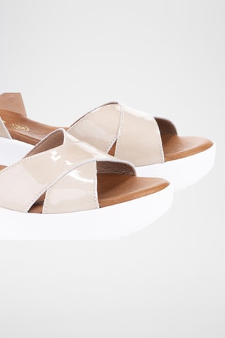 Sandales compensées en cuir verni Charol - Beige
