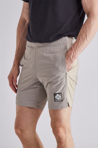 Short - Beige - Columbia