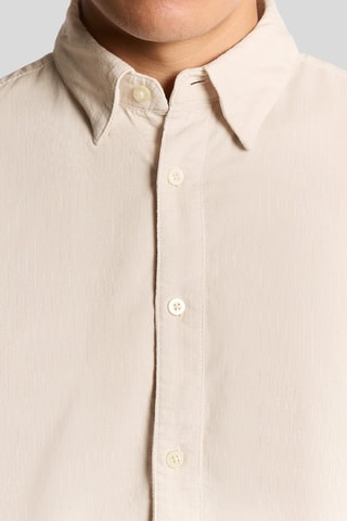 Camisa regular em veludo- Bege