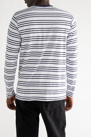 2 t-shirts - Branco e azul-marinho