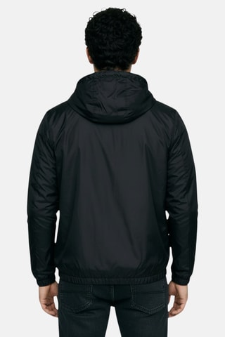 Windjack met capuchon. - Zwart