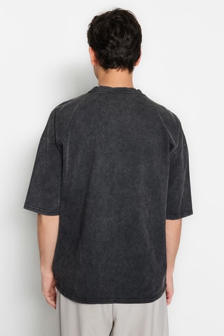 T-shirt - Gris, noir et rouge