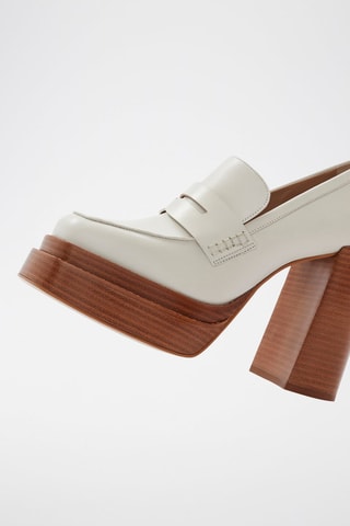Mocassins à talons en cuir de veau Kelya - Ecru