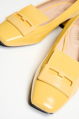 Mocassins à talons vernis en cuir - Jaune