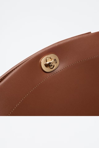 Borsa a tracolla in pelle di vitello Suzon - Marrone