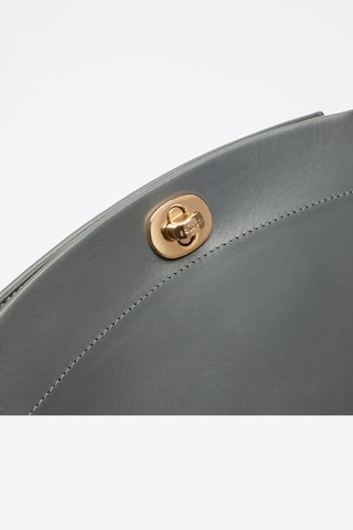 Borsa a tracolla in pelle di vitello Suzon - Grigio