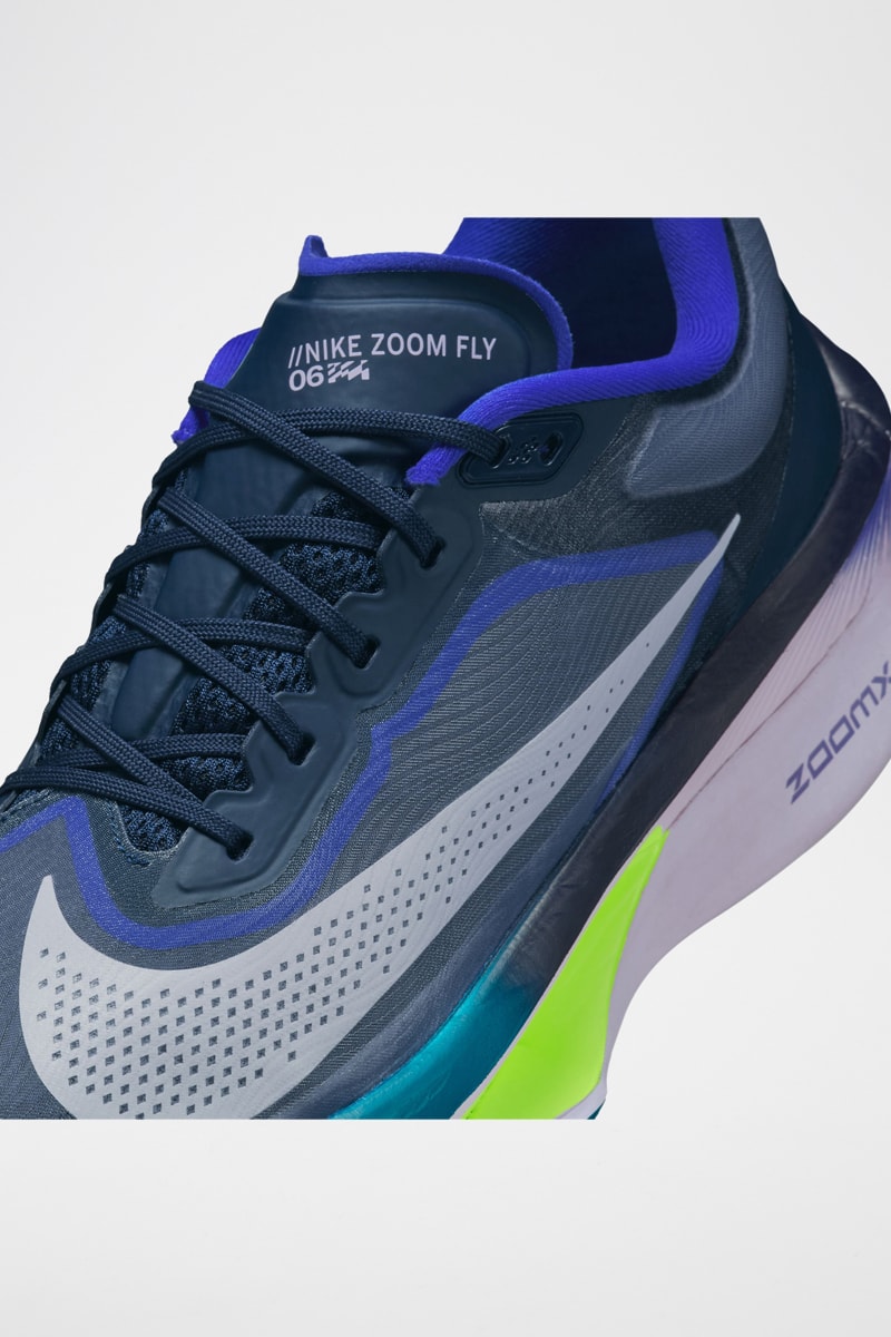Zoom Fly - Azul marino y blanco