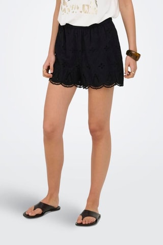 Short regular fit con bordado inglés - Negro