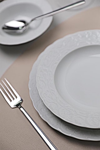 Service en porcelaine 18 pièces