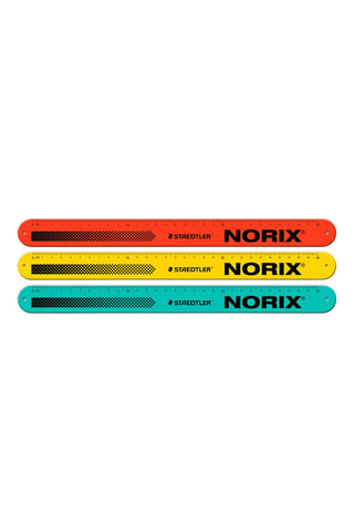 Régua plana flexível Norix 565 - 30 cm - Modelo aleatório
