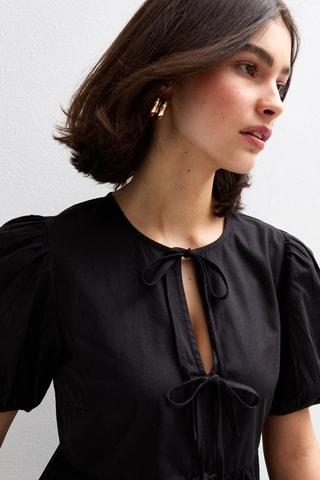 Vestido com folhos - Preto